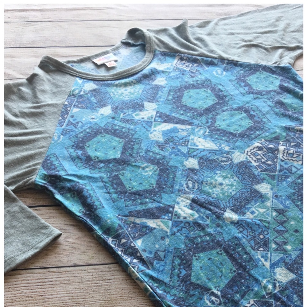 LuLaRoe Randy long sleeve shirt